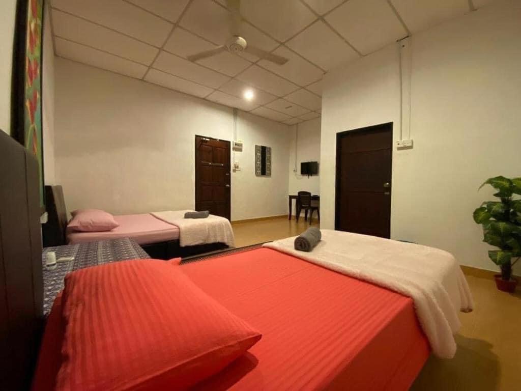 Kencana Guest House Pantai Cenang  Ngoại thất bức ảnh