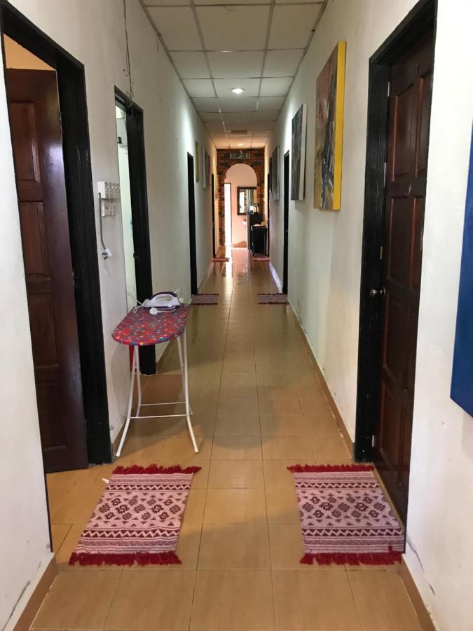 Kencana Guest House Pantai Cenang  Ngoại thất bức ảnh